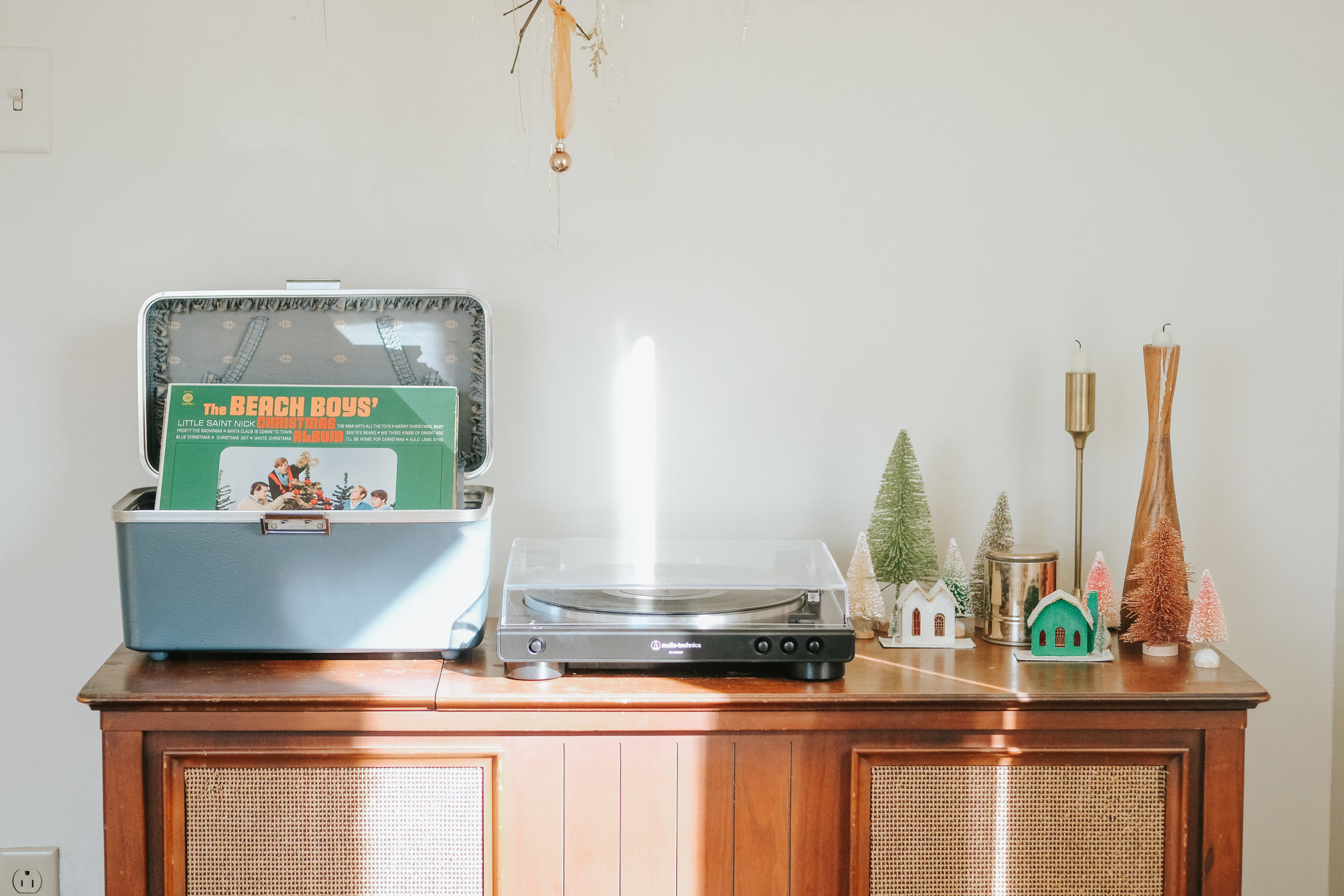 How I Style my Record Station for the Holidays